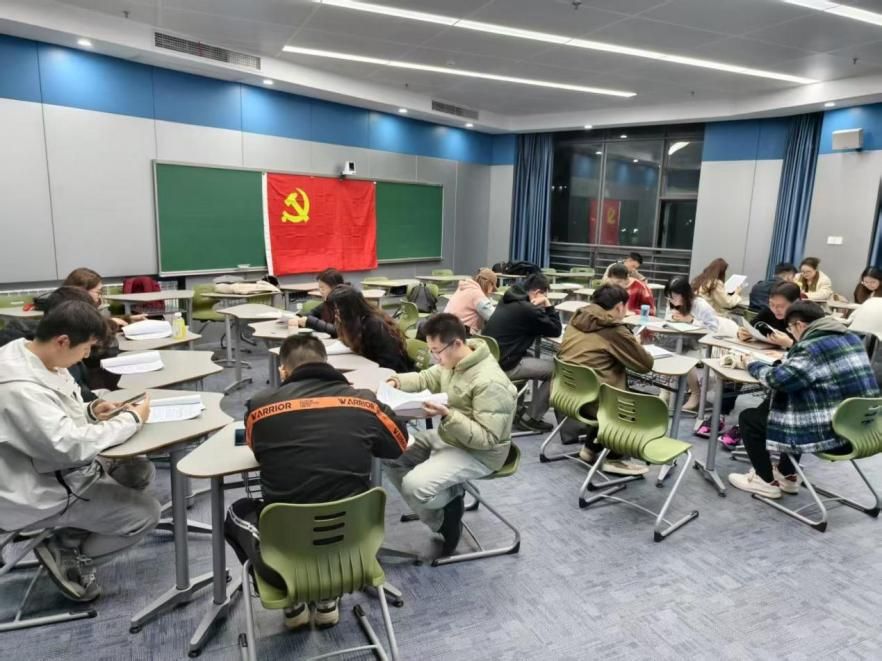 ——公共事务学院MPA党支部开展红色剧本杀主题党日活动j9九游会(中国)网站“学思践悟新思想重温历史强担当”(图2)
