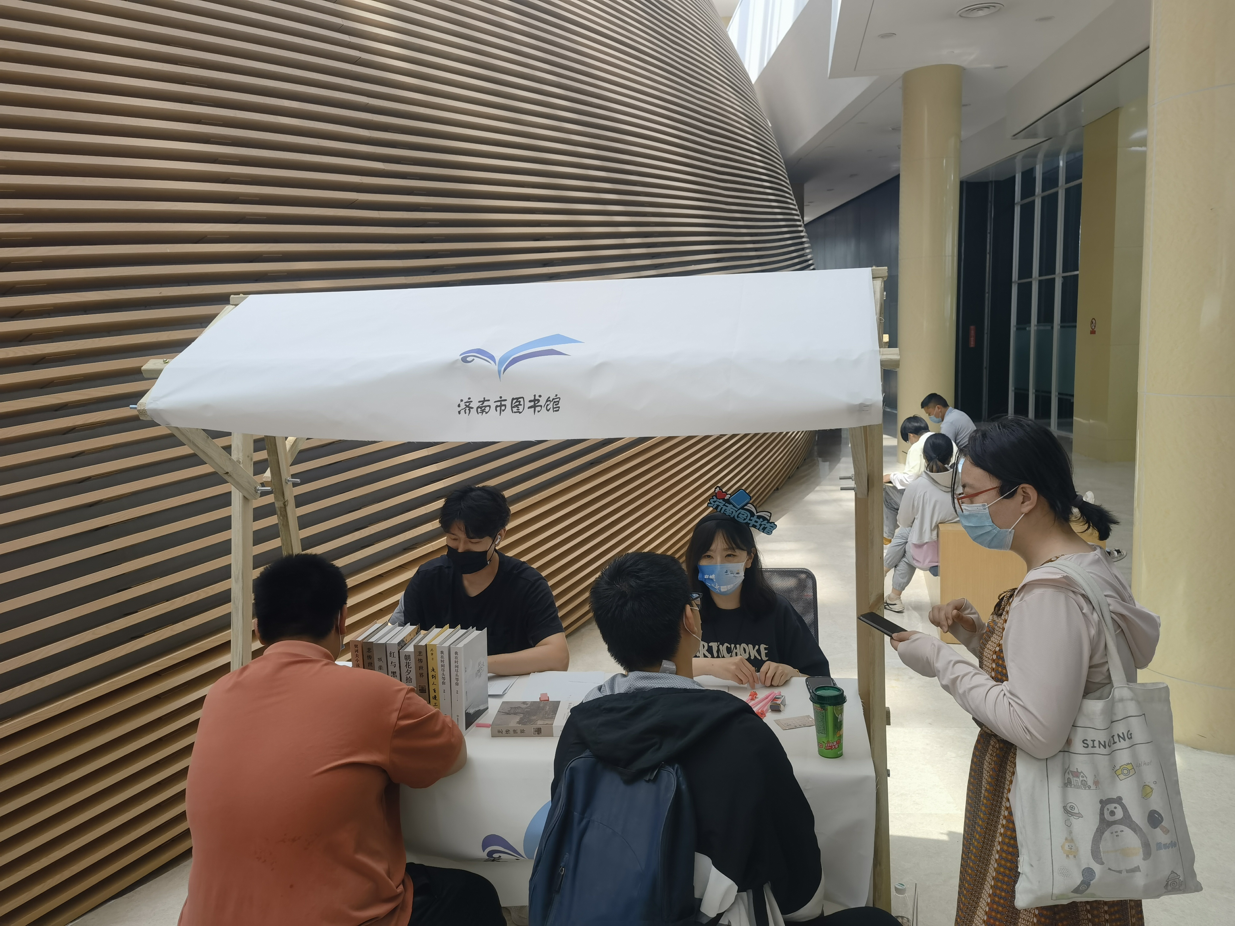 ×剧本杀 济南市图书馆玩跨界!j9九游真人游戏第一平台图书馆(图6) ×剧本杀 济南市图书馆玩跨界!j9九游真人游戏第一平台图书馆(图6)