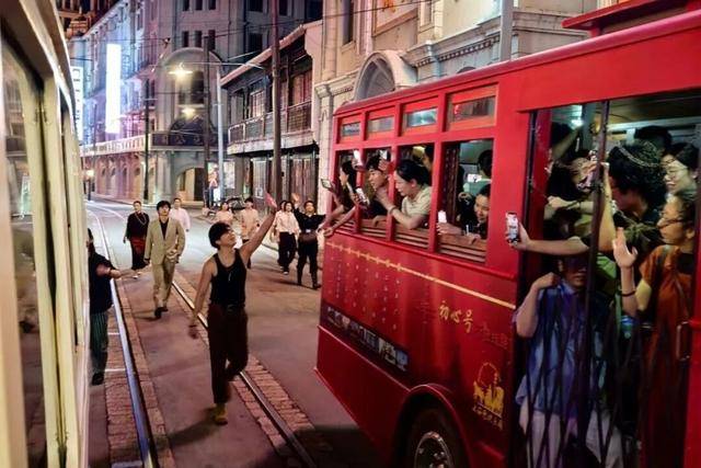 上海最火的沉浸式戏剧终于被搬上荧幕了?J9国际网站陈星旭卢昱晓带动销售新高(图5) 上海最火的沉浸式戏剧终于被搬上荧幕了?J9国际网站陈星旭卢昱晓带动销售新高(图5)